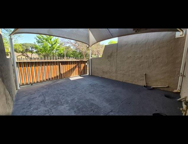 2 BEDROOM TOWNHOUSE FOR SALE IN MEYERTON CENTRAL